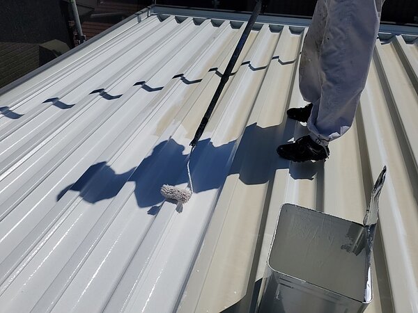＜折半屋根塗装＞北九州市八幡西区の塗装工事ならお任せくださいの画像